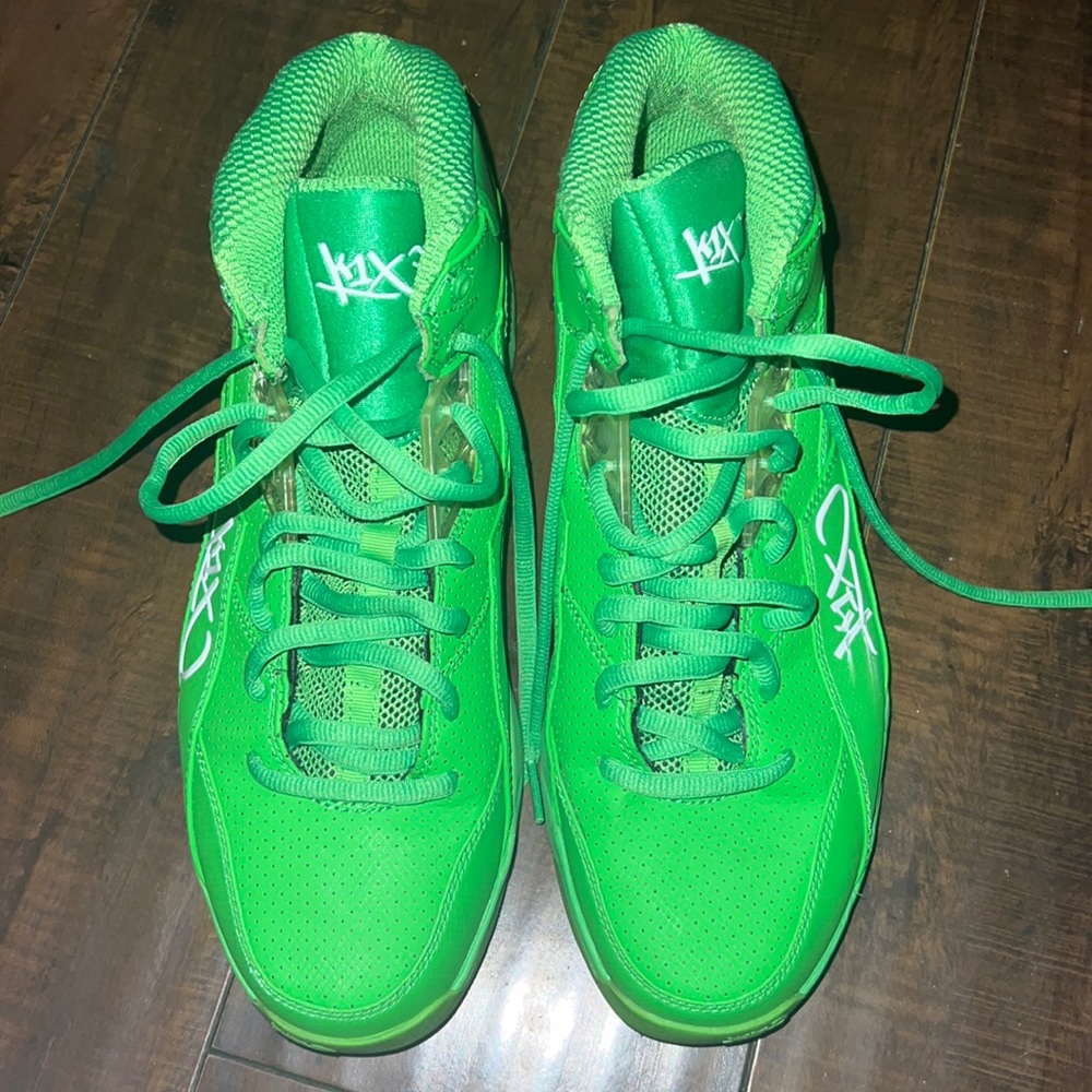 Bright green, Nation of Hoop shoes